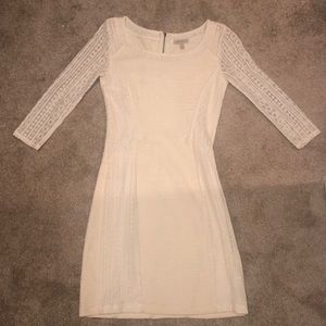 Cream twill dress with lace details